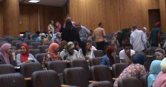 ​بالصور.. مكتب تنسيق جامعة قناة السويس يستقبل 100 طالب طالبة