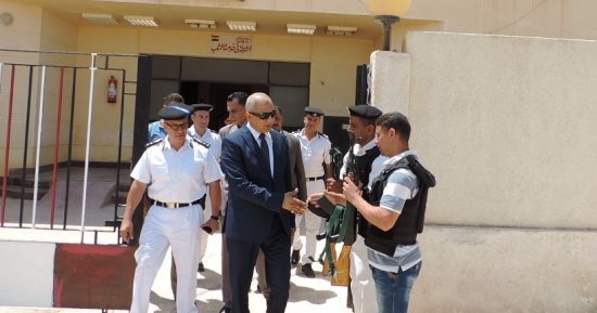  بالصور.. مدير أمن مطروح يتفقد قسم شرطة النجيلة ويتابع الحالة الأمنية
