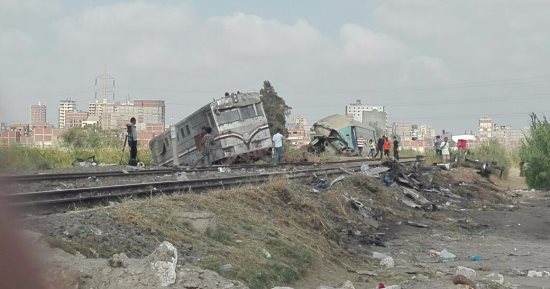 ننشر أول صور لموقع حادث قطارى الإسكندرية عقب رفع الحطام