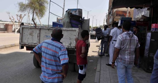 إزالة 106 حالات إشغال وباعة متجولين في حملة بشارع أحمد عرابى بالأقصر