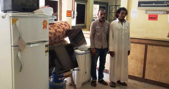 ضبط عاطلين لسرقتهما منازل ومحلات بأسلوب كسر الأبواب بمطروح