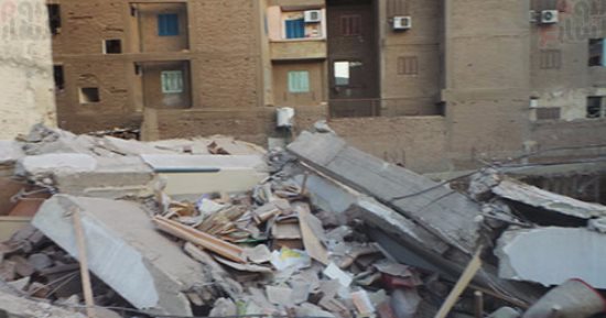 حى وسط الإسكندرية ينفذ قرار إزالة لعقار آيل للسقوط