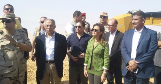وزيرة الاستثمار ومحافظ شمال سيناء يتفقدان مشروعات تنموية بالمحافظة