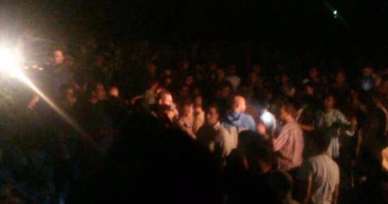 بالصور.. إنقاذ شخص من تحت أنقاض المنزل المنهار  بمركز ديروط 