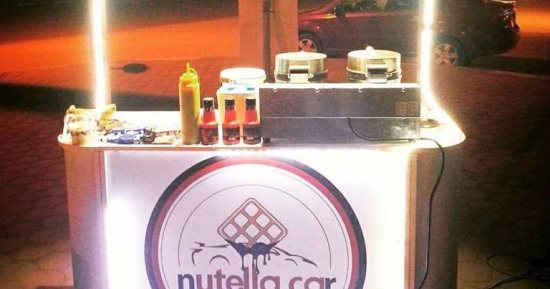 على غرار "فتاة عربة البرجر".. حى المعادى يزيل عربة حلويات بدون تراخيص