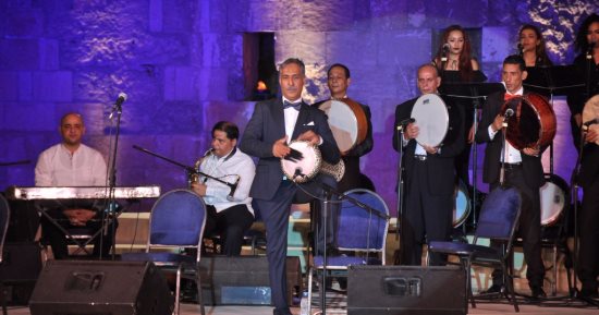 بالصور.. سعيد الأرتيست يتألق فى مهرجان "القلعة" بـ"الطبلة"