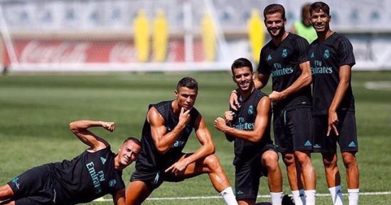 رونالدو يتجاهل العقوبة ويواصل الاحتفال بالفوز على برشلونة