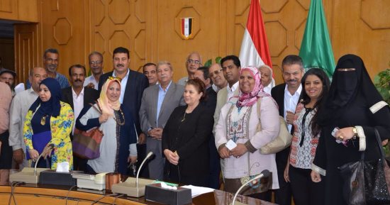 محافظ الإسماعيلية يشيد بدور الأحزاب فى خدمة المجتمع