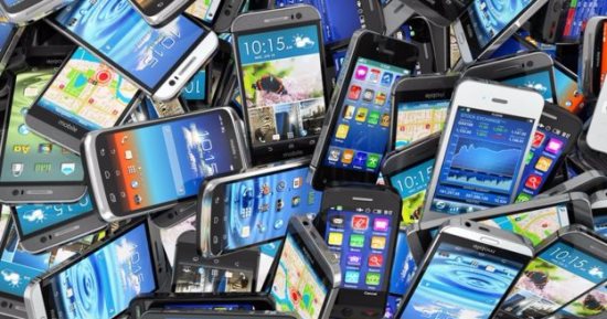 إزاى تطول عمر بطارية تليفونك.. ماتشحنهوش للآخر