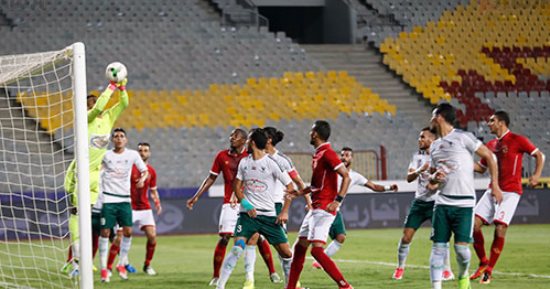 بالصور.. 30 دقيقة.. المصري يضغط ونجيب ينقذ الأهلى من "هدف مُحقق"