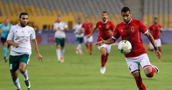 بالفيديو والصور.. مؤمن زكريا يهدر أول فرصة لتقدم الأهلى على المصرى 