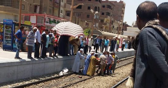 إصابة سيدة إثر سقوطها على شريط السكة الحديد أثناء ركوبها أحد القطارات بقنا
