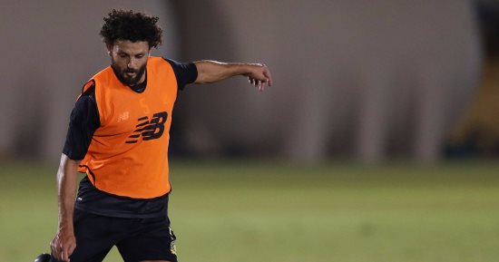 الأهلى يسلم حسام غالى عقود التجديد بعد الرحيل للنصر السعودى