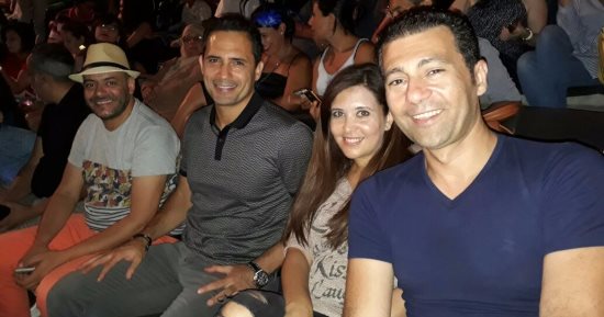 ظافر العابدين يحضر العرض المسرحى"بار فاروق" بمهرجان الحمامات   
