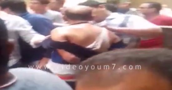 ننشر فيديو يرصد لحظة القبض على المتهم بخطف طفلة بالجيزة 
