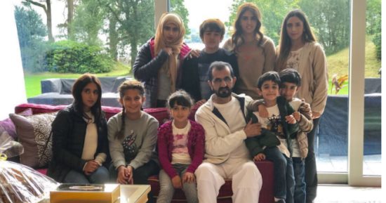 الشيخ محمد بن راشد ينشر صورة مع عائلته على حسابه بموقع "إنستجرام"