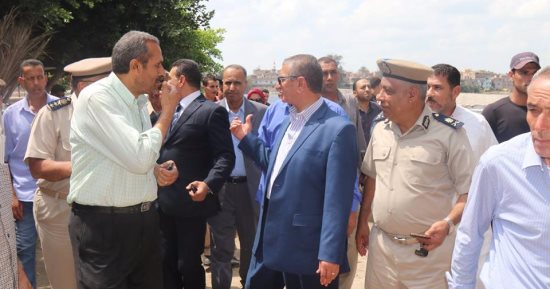 بالصور.. محافظ كفر الشيخ يقود حملة لإزالة الأقفاص السمكية