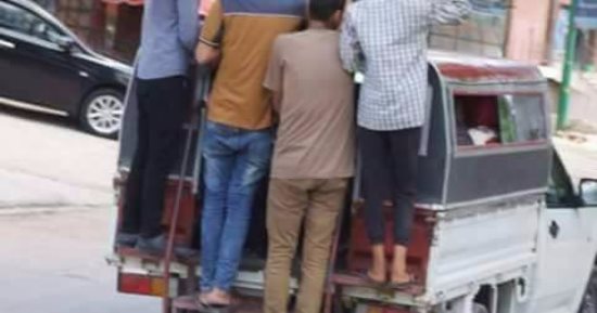 "البوكس".. وسيلة مواصلات ترعب أهالى كفر الدوار بالبحيرة