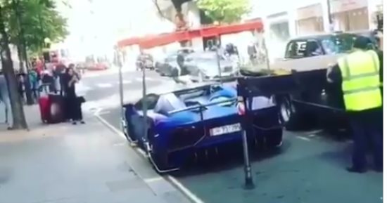تداول فيديو لاحتجاز سيارة نجل حمد بن جاسم لقيادته تحت تأثير الخمور ببريطانيا