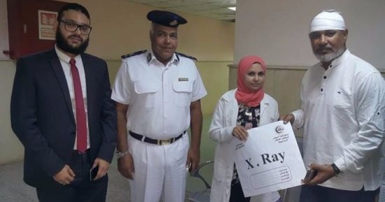تداول صور  جمال عبد الحميد بعد إصابته جراء سقوط شاشة عرض فوق رأسه بالإسماعيلية
