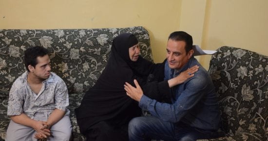  طارق علام يواجه مشكلة إنسانية عصيبة في برنامج "هو ده"