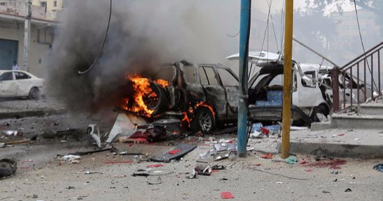 إعلام يمنى: مقتل طفل وإصابة 3 آخرين في سقوط قذيفة مدفعية على قرية بتعز