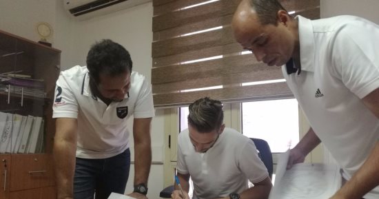 بالصور.. اللاعب السورى مؤيد العجان يوقع رسمياً للزمالك