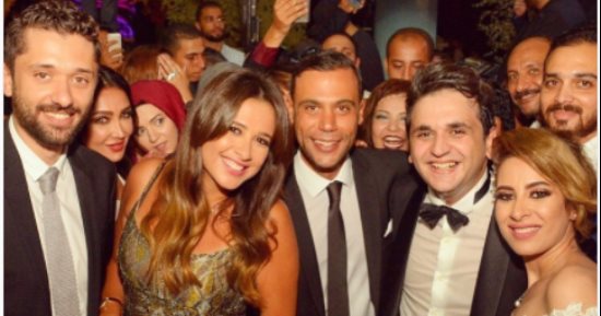 محمد إمام مهنئا مصطفى خاطر: مبقاش ورانا غير جوازات مسرح مصر