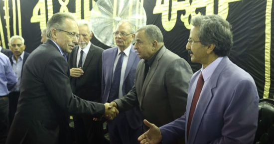 بالصور.. جودة عبد الخالق وفايق وأبو زيد يشاركون فى عزاء رفعت السعيد بعمر مكرم 