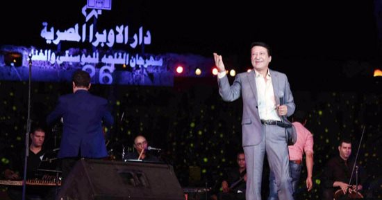 محمد الحلو يصل محكى القلعة ويسجل مع القنوات الفضائية