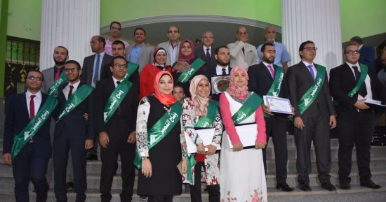 نقابة المهندسين ببنها تكرم أوائل كليه الهندسة 