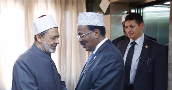 الرئيس الصومالى يغادر القاهرة بعد لقاء السيسى وشيخ الأزهر