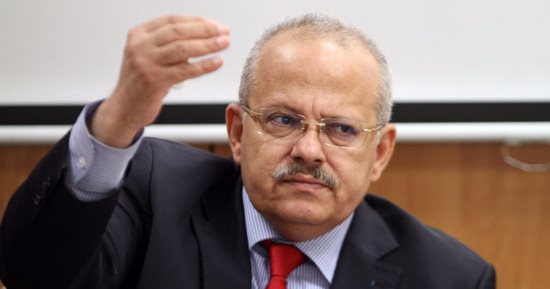 الخشت يدعو طلاب جامعة القاهرة الحاضرين مباراة مصر وأوغندا للتشجيع المثالى