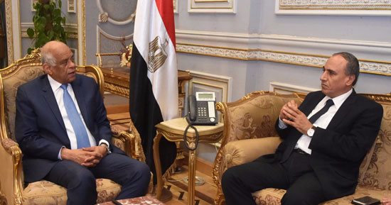 بالصور.. ننشر تفاصيل لقاء نقيب الصحفيين ورئيس مجلس النواب