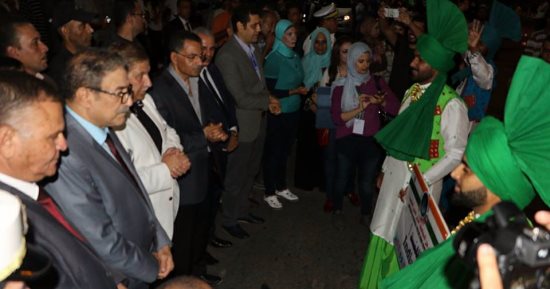 بالصور.. محافظ الإسماعيلية ورئيس قصور الثقافة يشهدان مهرجان الفنون الشعبية