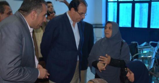 محافظ الدقهلية : "رعاية المرضى أينما كانوا هي شغل الحكومة الشاغل"