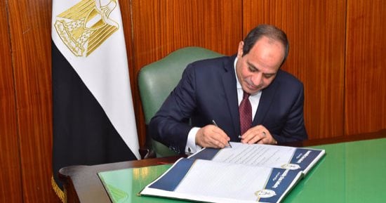 أهم 10 بوستات.. "السيسى رجل الإنجازات" يتصدر تويتر.. ومغردون: القائد والمنقذ
