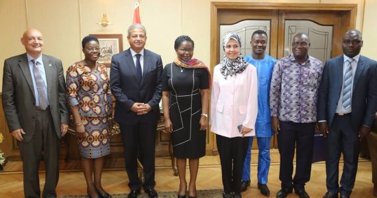 وزير الرياضة يبحث سبل التعاون المشترك مع وزيرة التنمية الأساسية بدولة توجو
