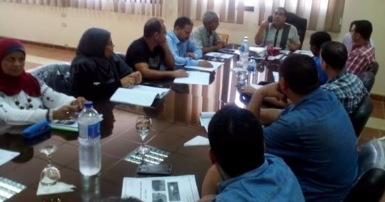 رئيس مدينة رأس غارب يجتمع بمديرى شركات البترول استعدادا لموسم السيول