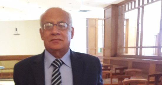 طبيب بجامعة قناة السويس: ارتفاع نسبة التدخين بين الأشخاص الأقل تعليما