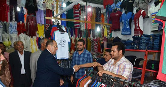بالصور.. مدير أمن سوهاج والمحافظ يفتتحان معرض الشرطة للسلع الغذائية