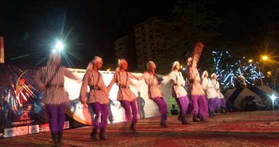 بالصور.. 19 عرضا فى أول يوم لمهرجان الفنون الشعبية بالإسماعيلية