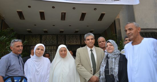 وزير البيئة يودع وفد حجاج الوزارة قبل سفرهم إلى المملكة العربية السعودية