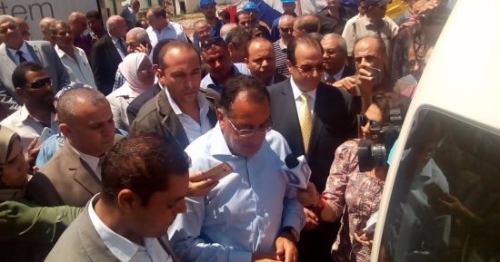مصطفى مدبولى يفتتح محطة مياه جمصة.. ويتفقد 864 وحدة إسكان اجتماعى