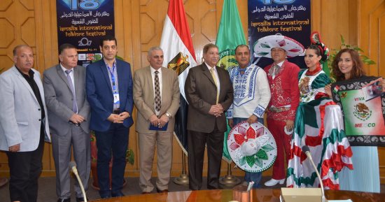 محافظ الإسماعيلية  : إقامة مهرجان الفنون الشعبية رسالة سلام لكل شعوب العالم 