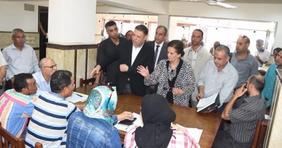 بالصور ..محافظ البحيرة تتفقد المراكز التكنولوجية بأبو حمص وكفر الدوار
