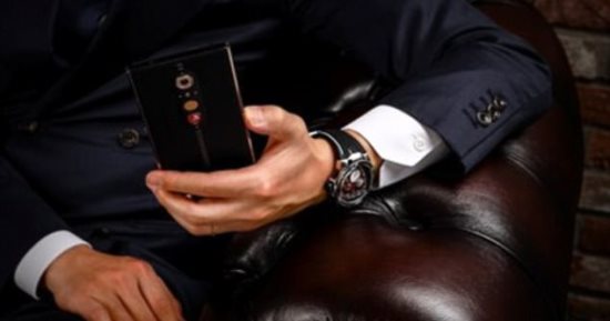لامبورجينى تكشف عن هاتف ذكى جديد بسعر 2,500 دولار