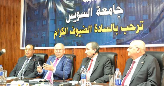 بالصور.. وفد اتحاد الجامعات العربية يزور جامعة السويس