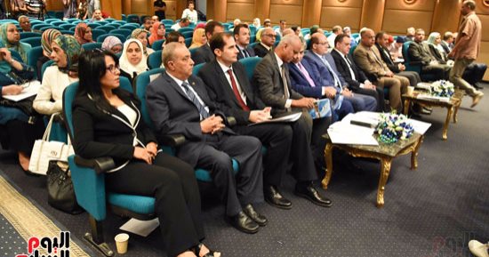 بالصور.. البيئة تعرض فيلم "رحلة بلا عودة" لرصد رحلة "اللاندين" أخطر مييد مسرطن
