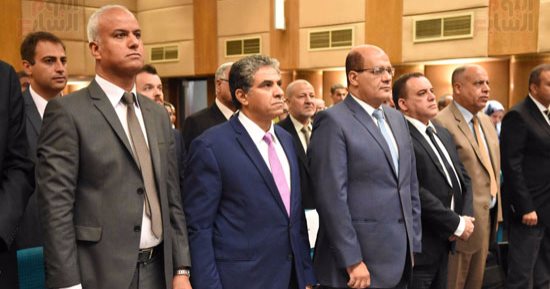 بالصور.. بدء المؤتمر الصحفى للتخلص الآمن من 220 طن لاندين مسرطن من ميناء الأدبية